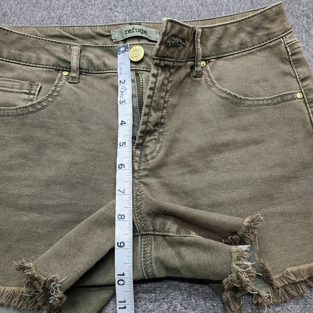 Refuge Denim Shorts Women‎ 2 Olive Green Excellent Frayed Raw Hem Low Rise